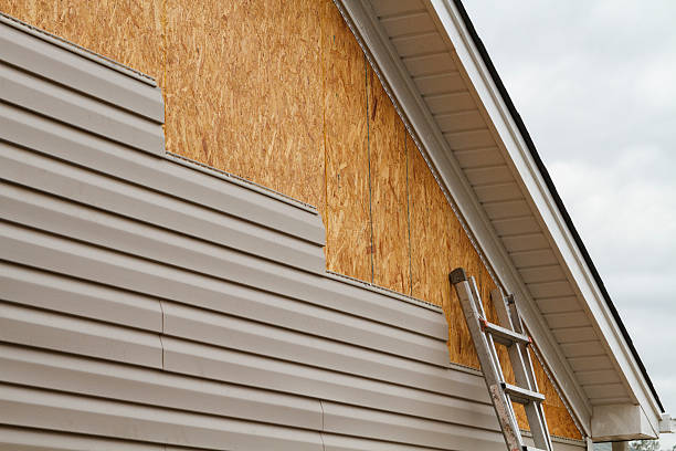 Professional Siding Replacement technician working in Suwanee, GA